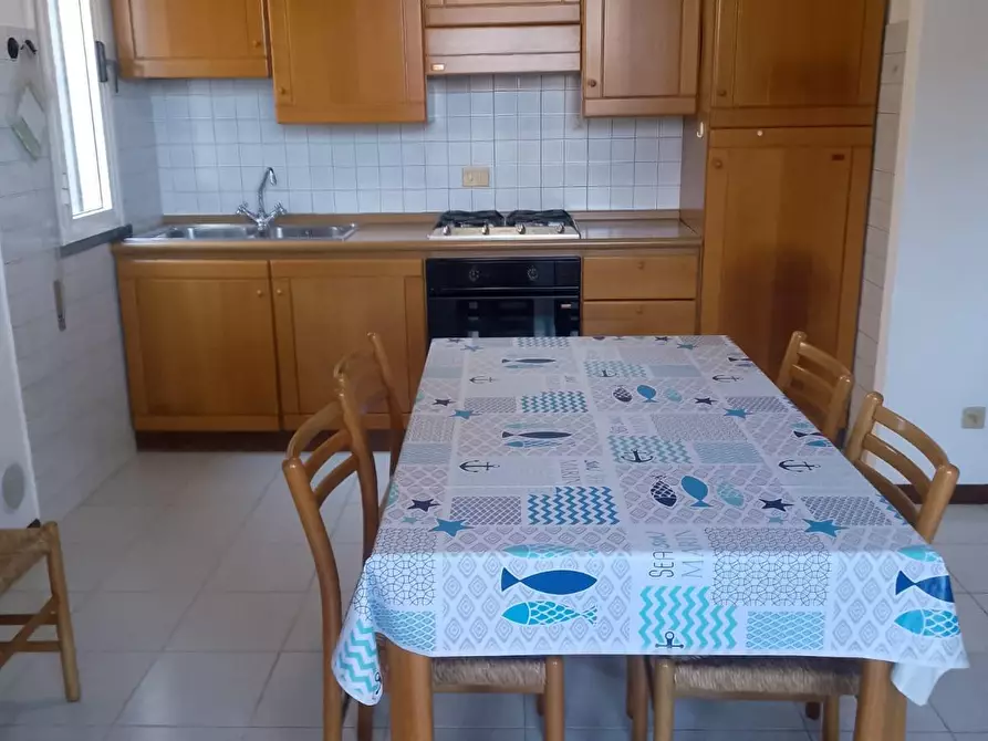 Immagine 6 di Appartamento in affitto  a Camaiore