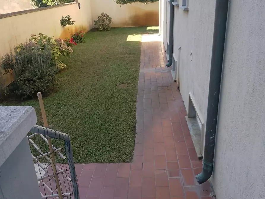 Immagine 15 di Appartamento in affitto  a Camaiore