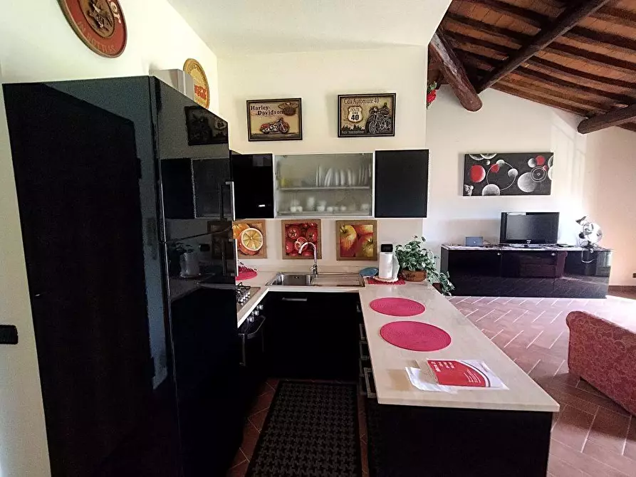 Immagine 2 di Appartamento in vendita  a Camaiore