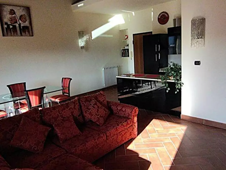 Immagine 8 di Appartamento in vendita  a Camaiore