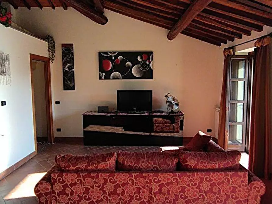 Immagine 4 di Appartamento in vendita  a Camaiore