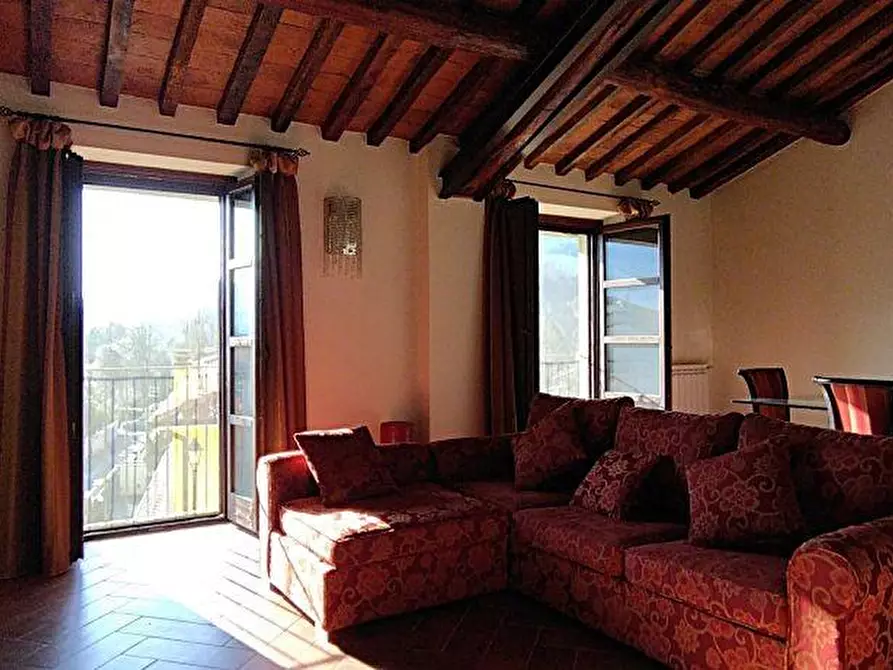 Immagine 9 di Appartamento in vendita  a Camaiore
