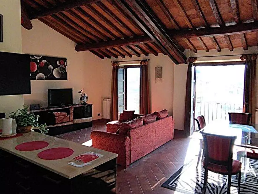 Immagine 1 di Appartamento in vendita  a Camaiore