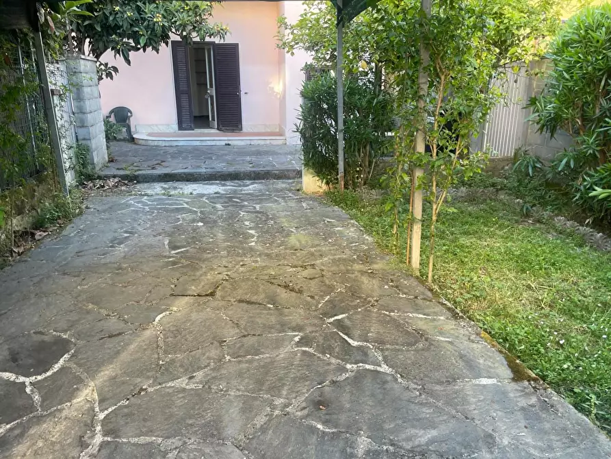 Immagine 5 di Terratetto in vendita  a Carrara