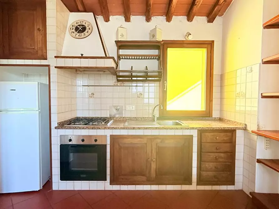 Immagine 6 di Appartamento in vendita  a Massa E Cozzile