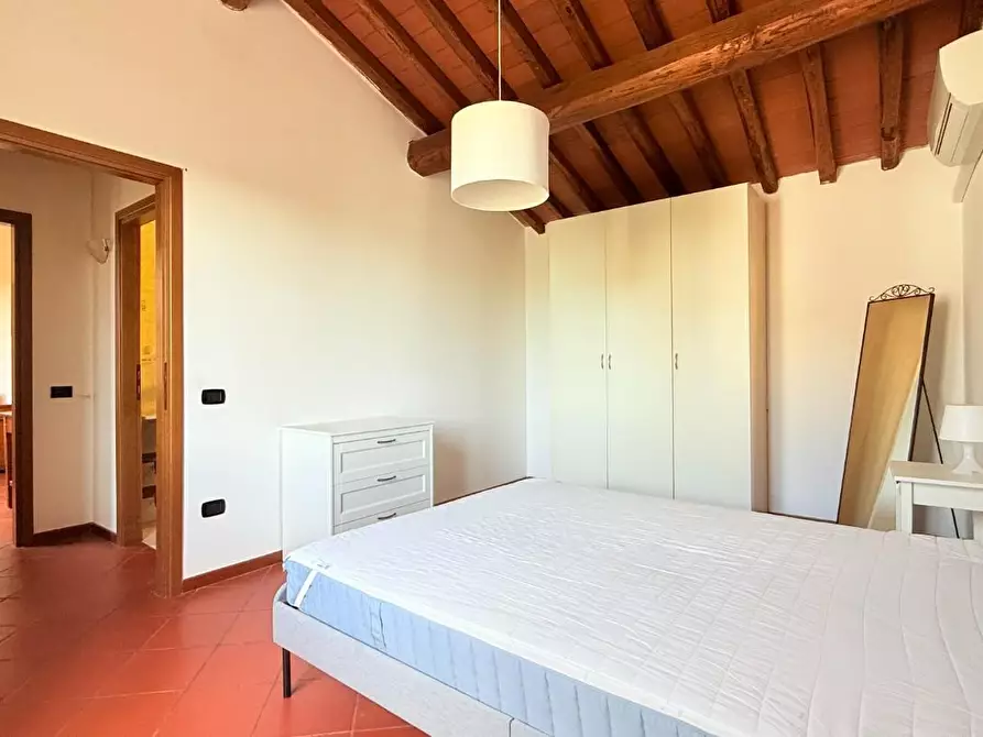 Immagine 13 di Appartamento in vendita  a Massa E Cozzile