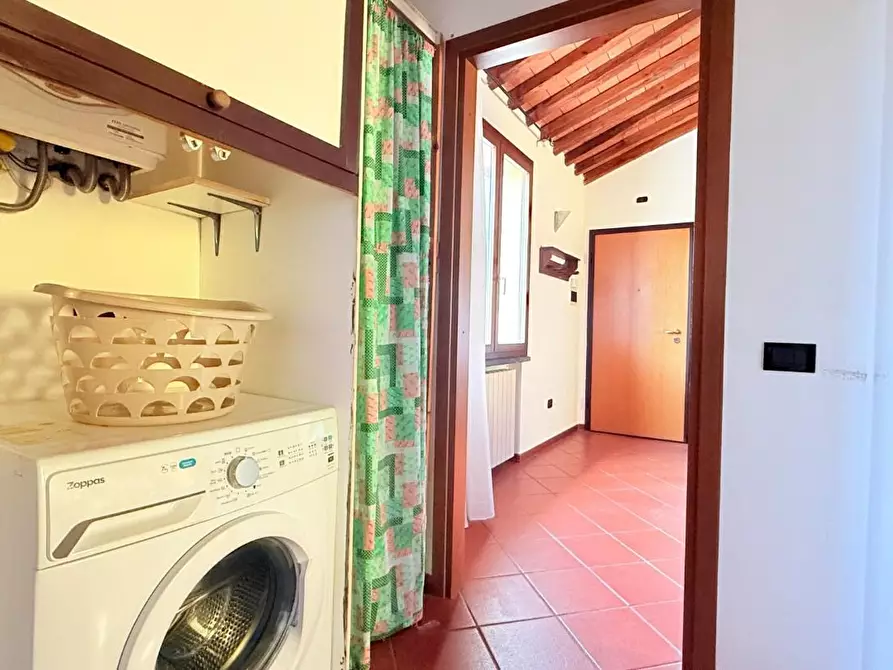 Immagine 17 di Appartamento in vendita  a Massa E Cozzile