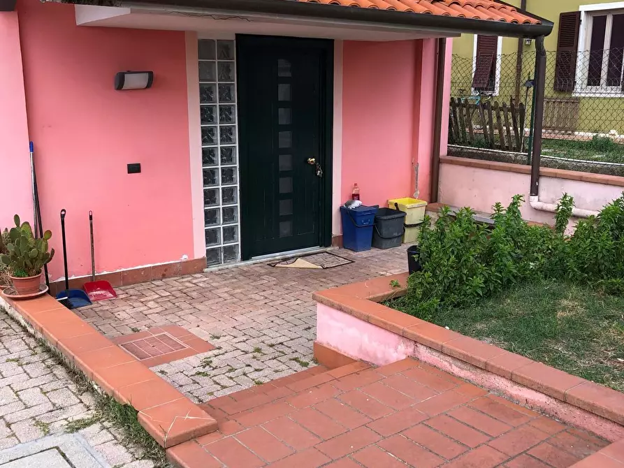 Immagine 4 di Casa semindipendente in vendita  a Carrara