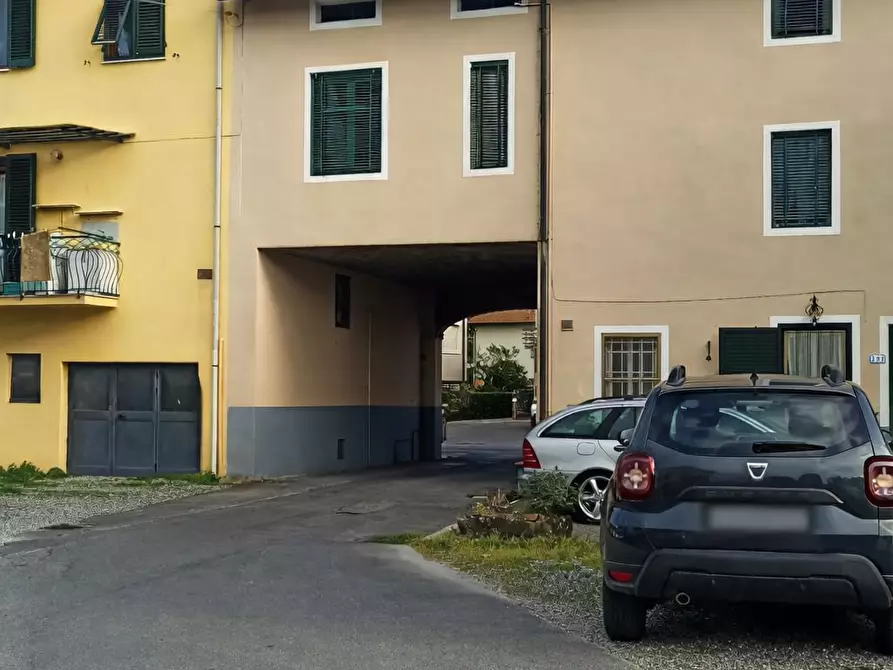 Immagine 1 di Terratetto in vendita  a Lucca