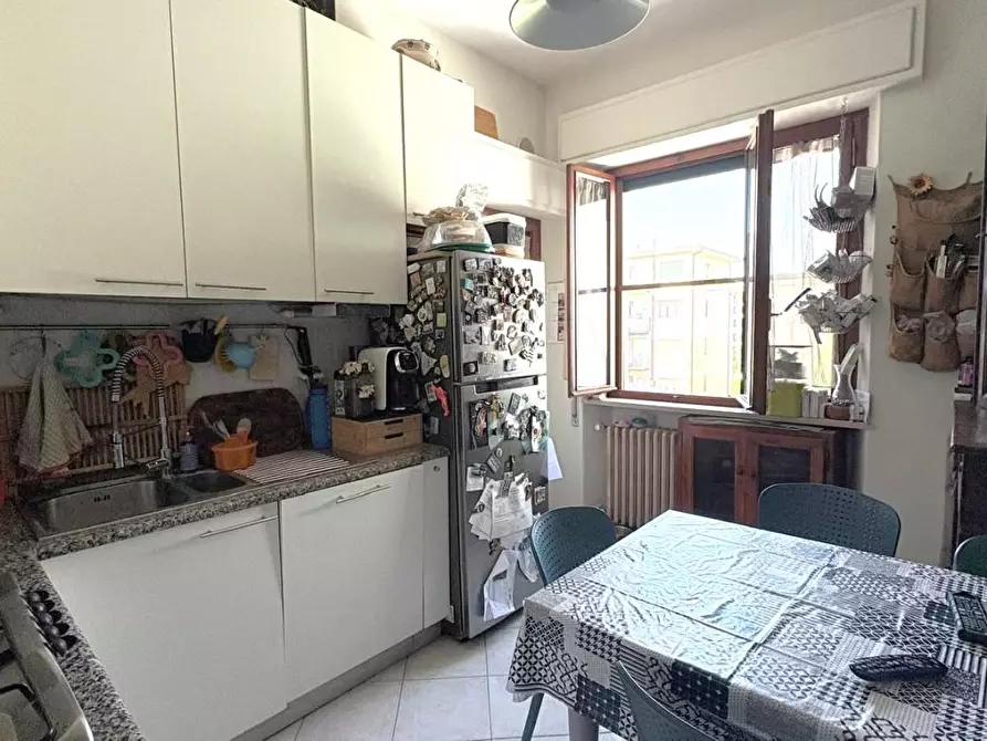 Immagine 4 di Appartamento in vendita  a Lucca