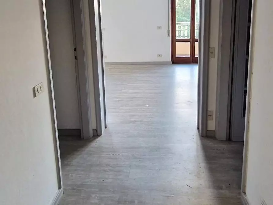 Immagine 6 di Appartamento in vendita  a Camaiore