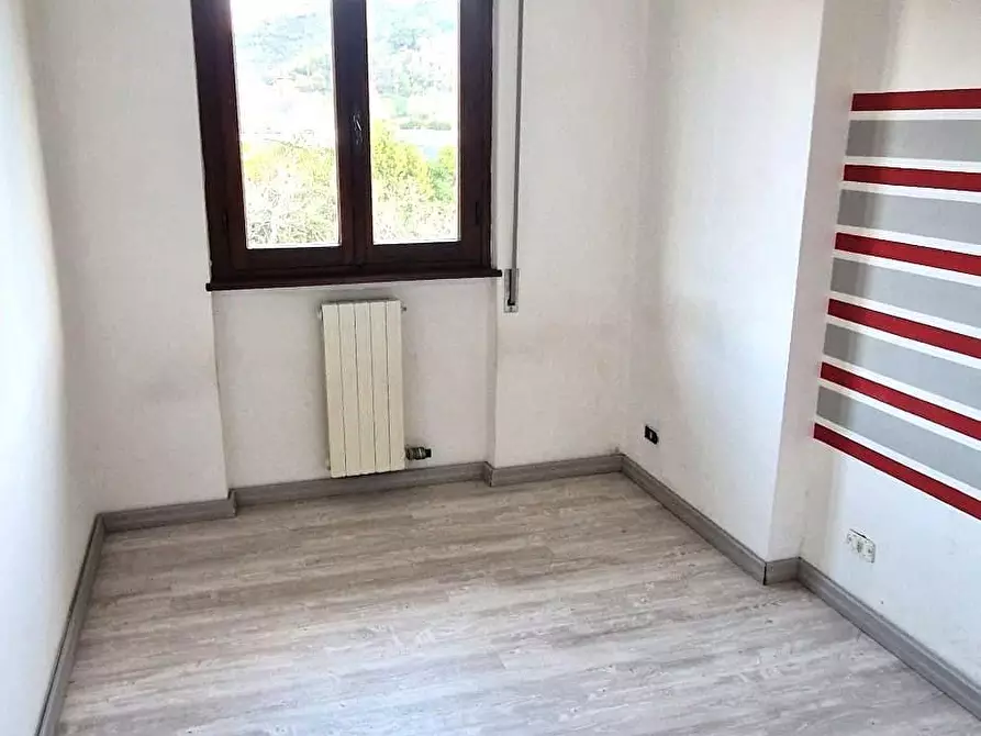 Immagine 7 di Appartamento in vendita  a Camaiore