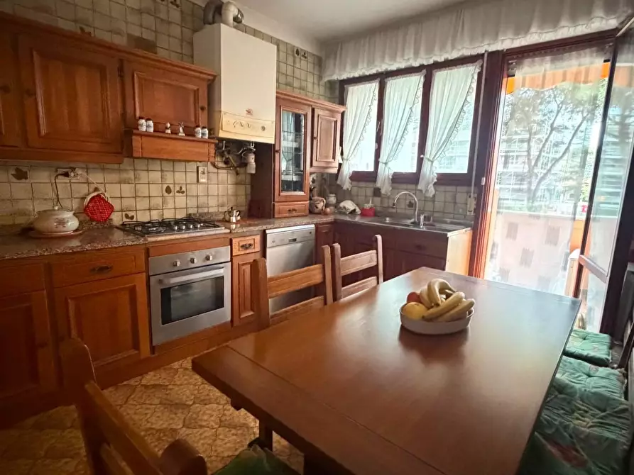 Immagine 5 di Appartamento in vendita  a Carrara