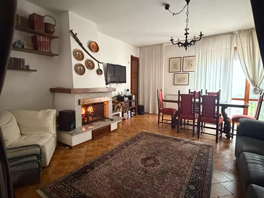 Immagine 9 di Appartamento in vendita  a Carrara