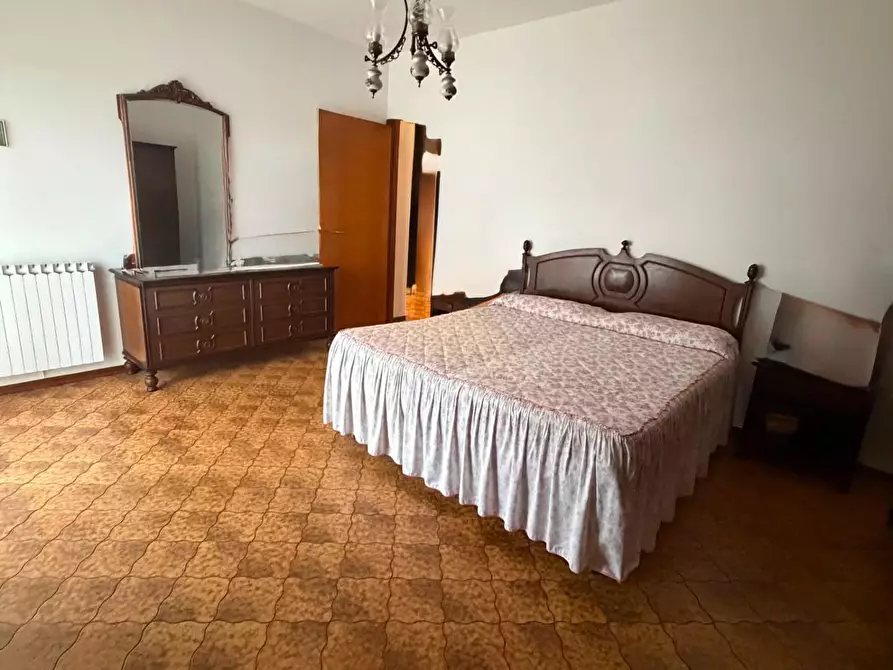 Immagine 24 di Appartamento in vendita  a Carrara
