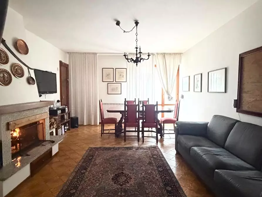 Immagine 10 di Appartamento in vendita  a Carrara