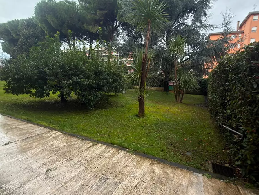 Immagine 30 di Appartamento in vendita  a Carrara