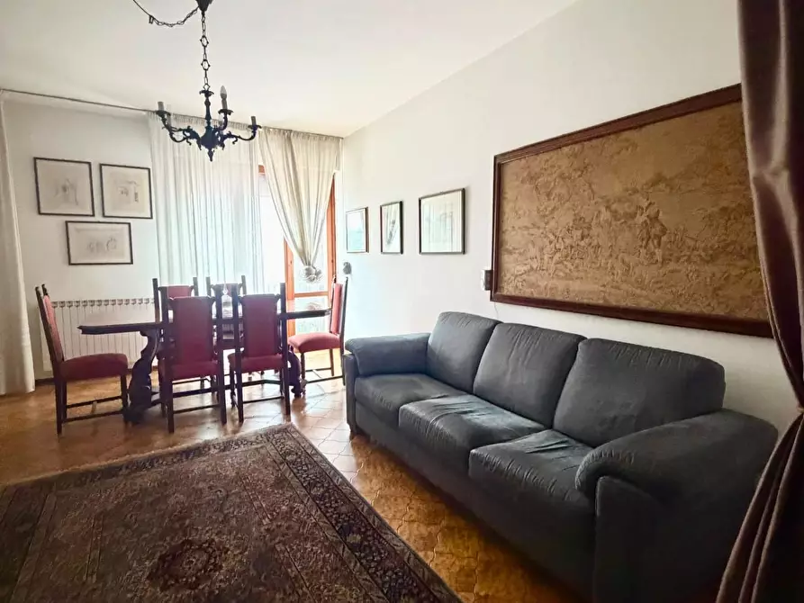 Immagine 11 di Appartamento in vendita  a Carrara