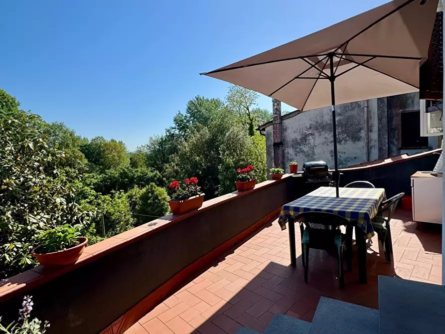Immagine 21 di Porzione di casa in vendita  a Lucca