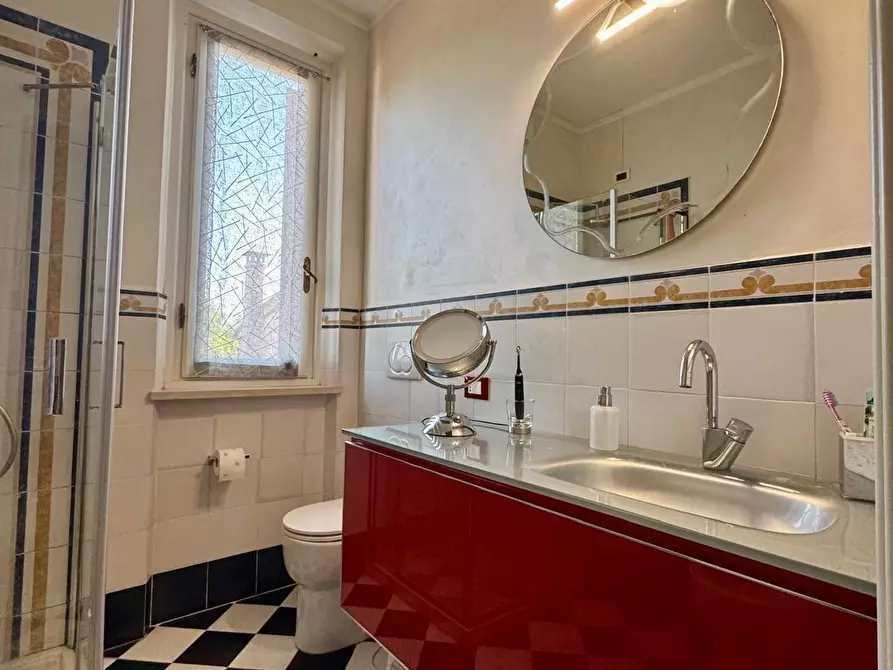 Immagine 16 di Porzione di casa in vendita  a Lucca
