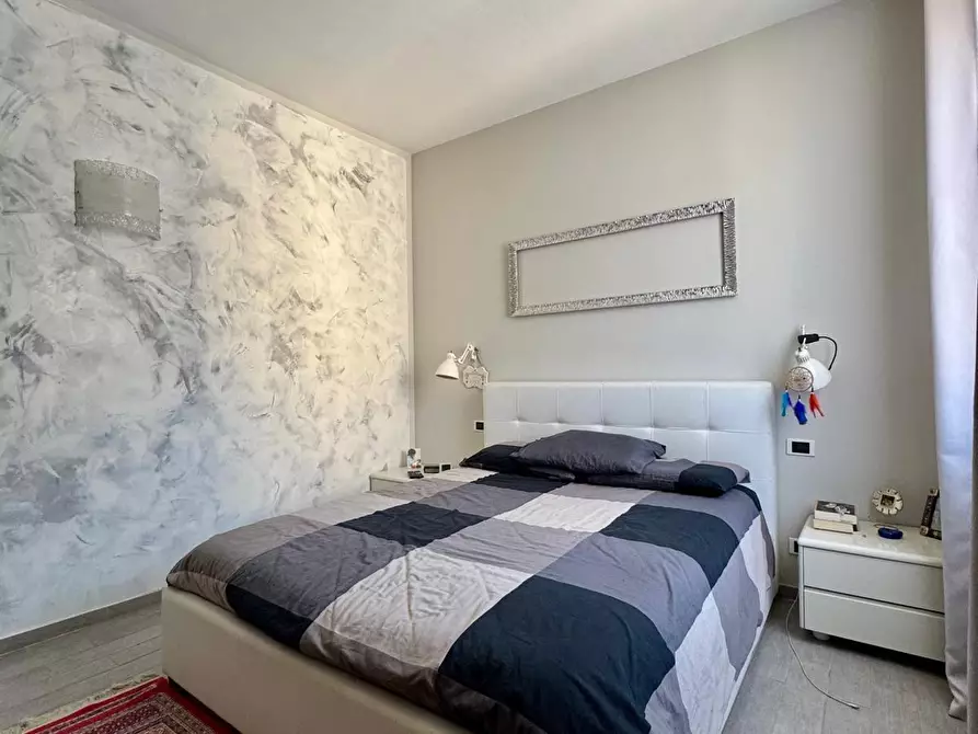 Immagine 13 di Porzione di casa in vendita  a Lucca