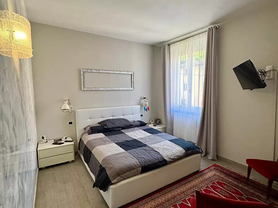 Immagine 14 di Porzione di casa in vendita  a Lucca