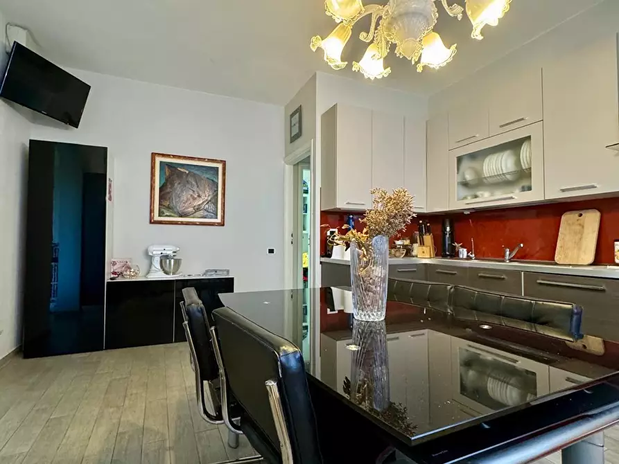 Immagine 6 di Porzione di casa in vendita  a Lucca