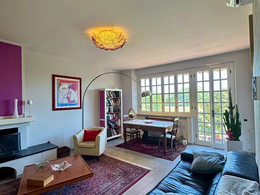 Immagine 1 di Porzione di casa in vendita  a Lucca