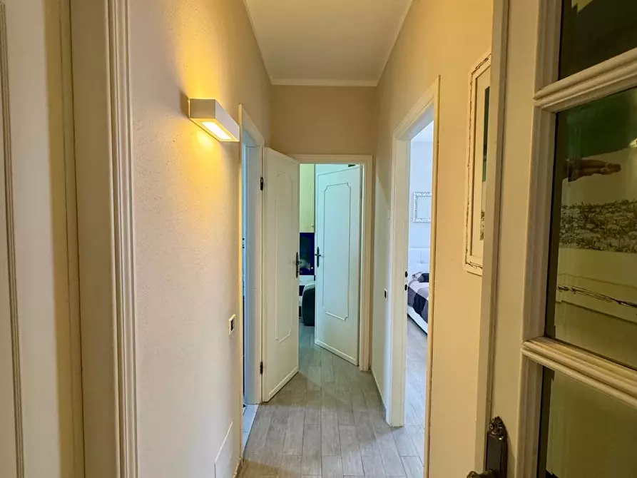 Immagine 9 di Porzione di casa in vendita  a Lucca