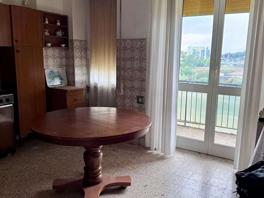 Immagine 4 di Appartamento in vendita  a Massa