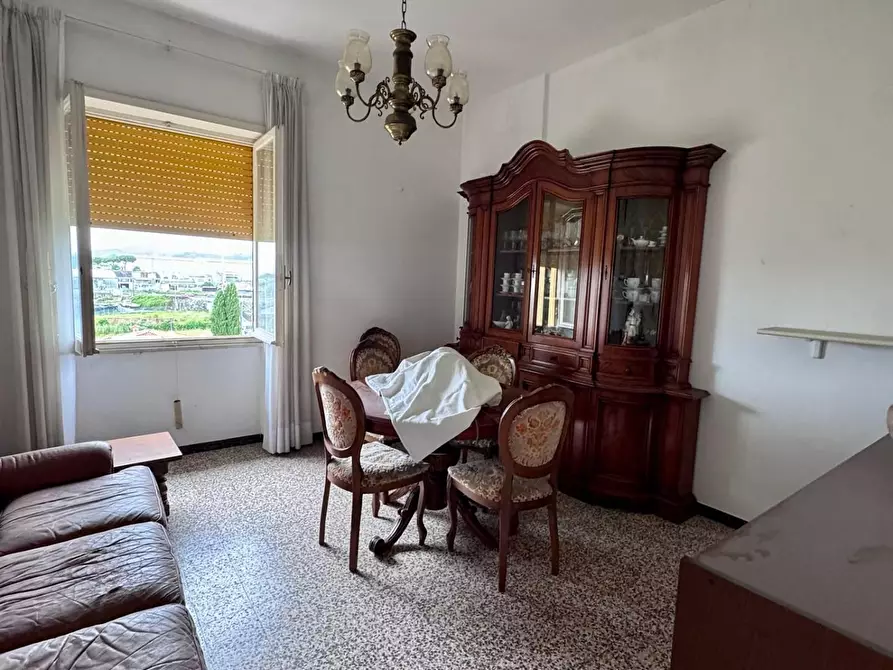 Immagine 10 di Appartamento in vendita  a Massa