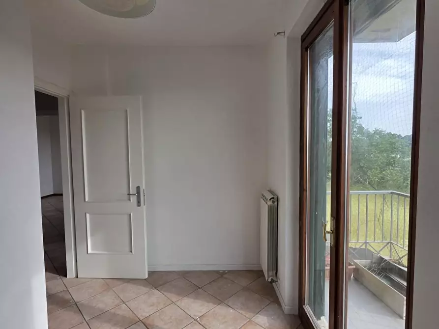 Immagine 14 di Appartamento in vendita  a Viareggio