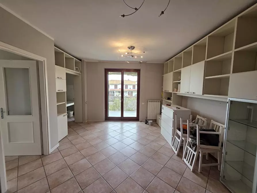 Immagine 1 di Appartamento in vendita  a Viareggio
