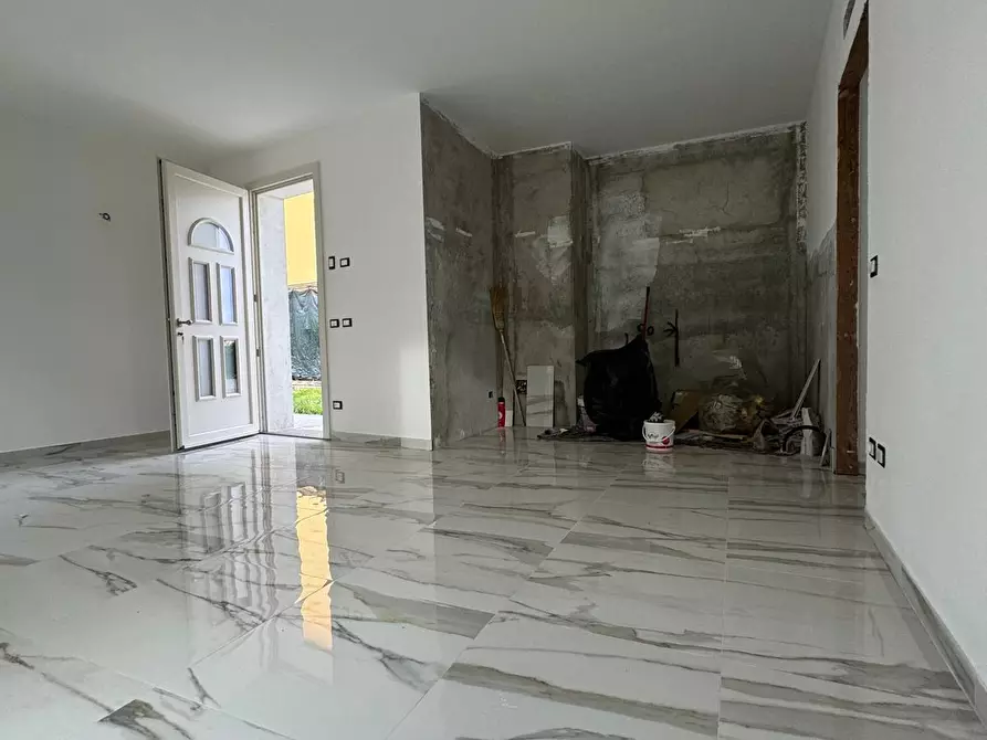 Immagine 4 di Casa bifamiliare in vendita  a Lucca