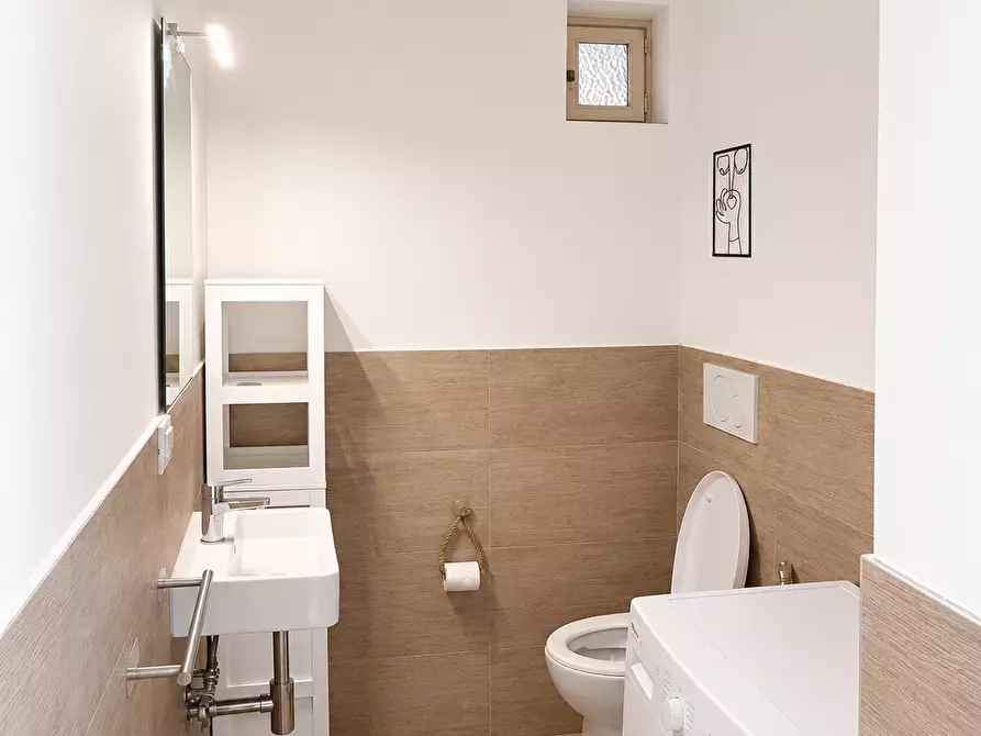 Immagine 8 di Appartamento in vendita  a Massa