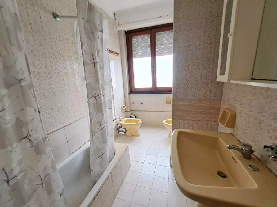 Immagine 10 di Appartamento in vendita  a Massa
