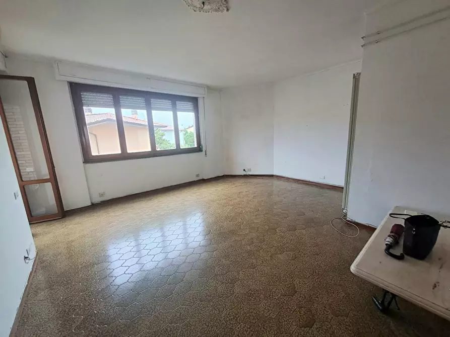 Immagine 3 di Appartamento in vendita  a Massa