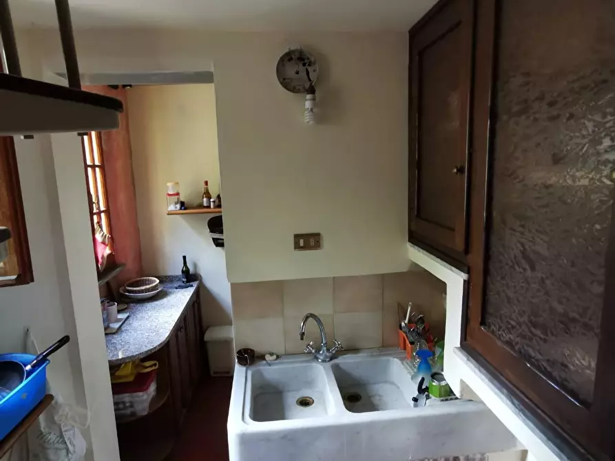 Immagine 16 di Casa indipendente in vendita  a Massa