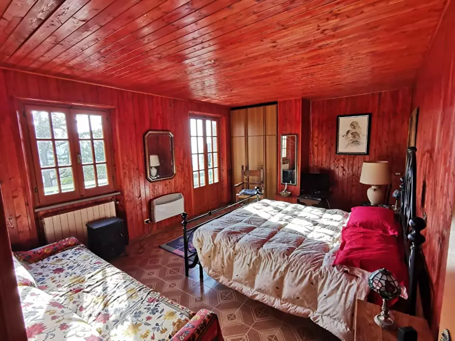 Immagine 19 di Casa indipendente in vendita  a Massa