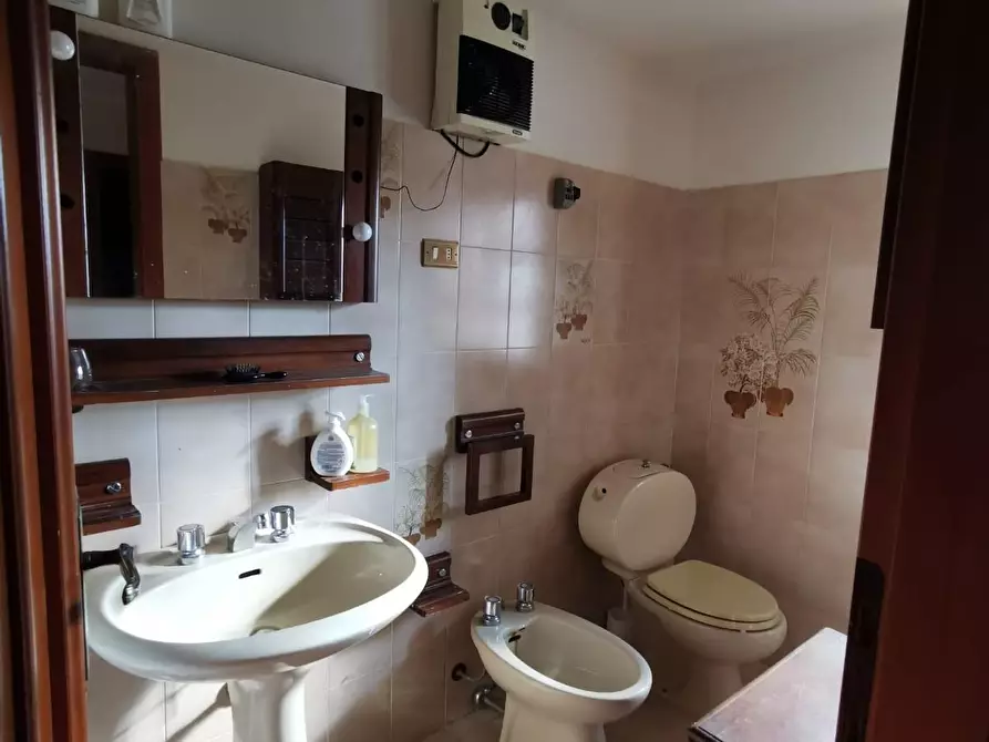 Immagine 20 di Casa indipendente in vendita  a Massa