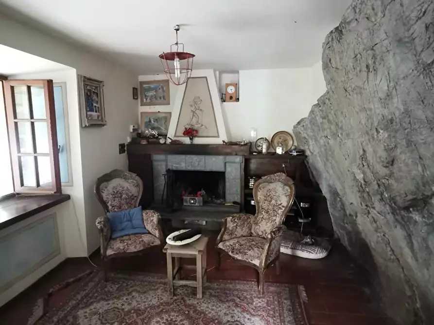 Immagine 15 di Casa indipendente in vendita  a Massa