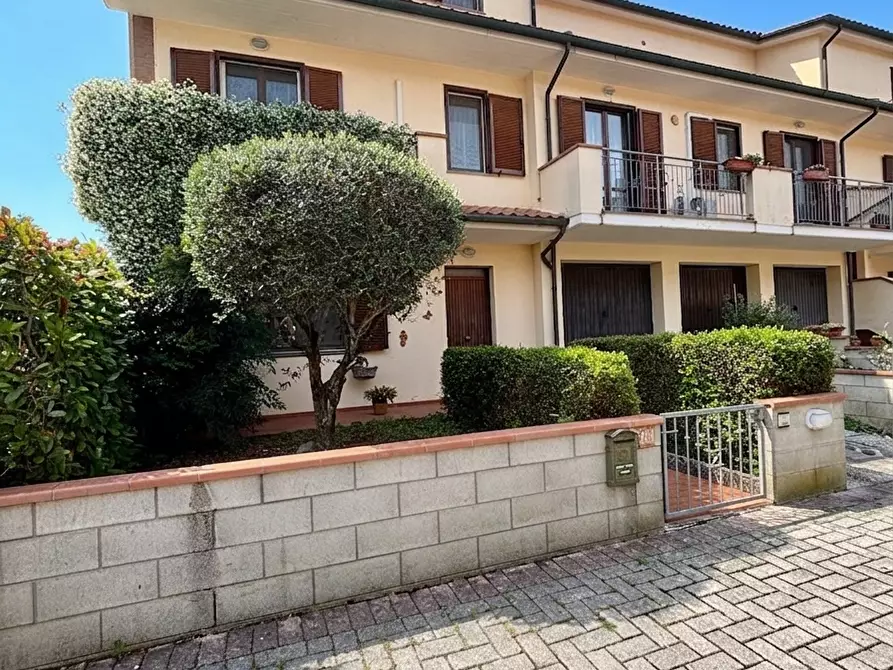 Immagine 1 di Villetta a schiera in vendita  a Terricciola