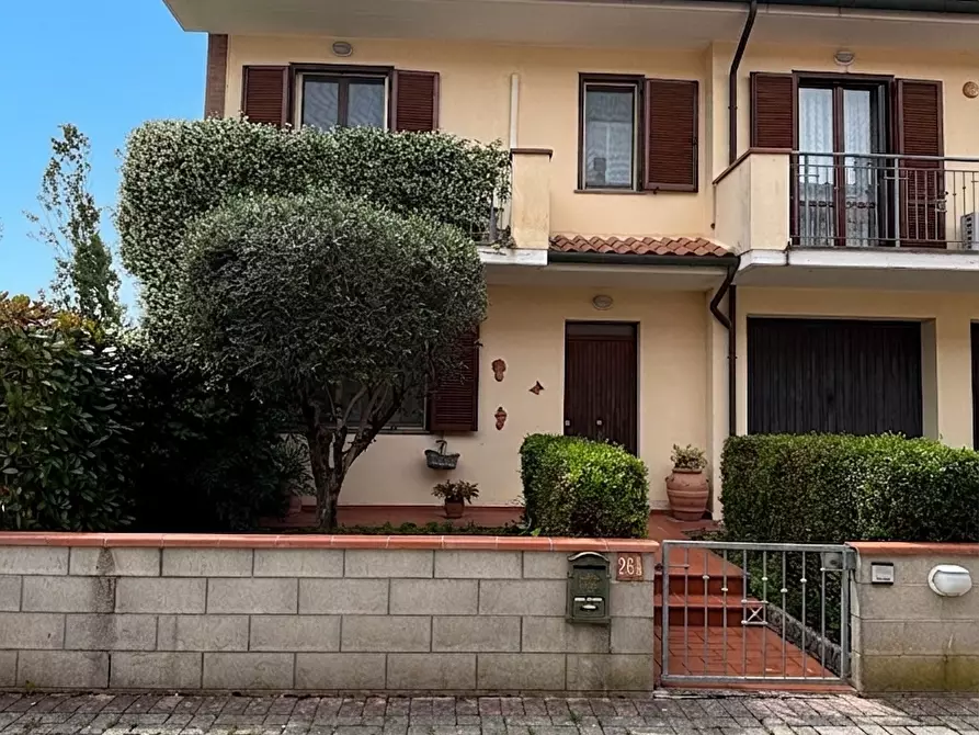 Immagine 2 di Villetta a schiera in vendita  a Terricciola
