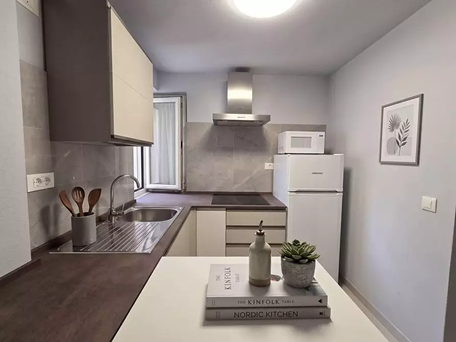 Immagine 2 di Appartamento in vendita  a Massa