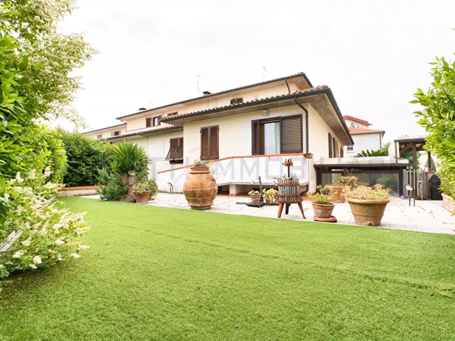 Immagine 1 di Terratetto in vendita  a Campiglia Marittima