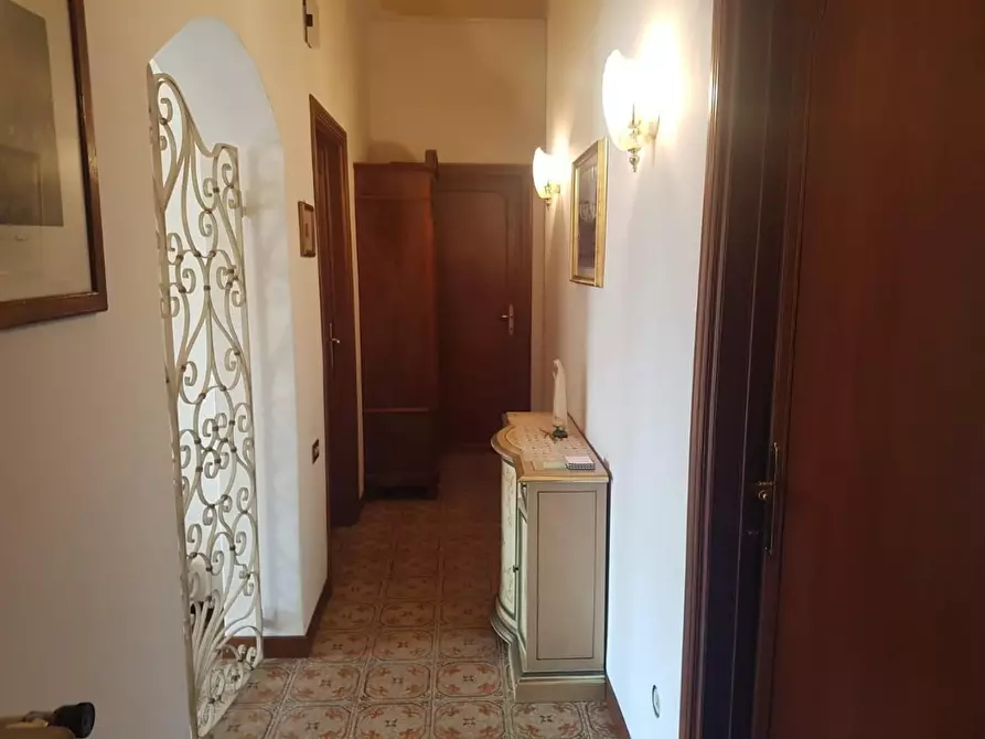 Immagine 18 di Appartamento in vendita  a Lucca