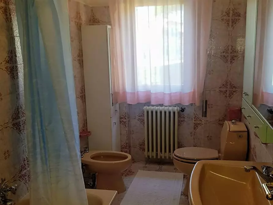 Immagine 10 di Appartamento in vendita  a Lucca