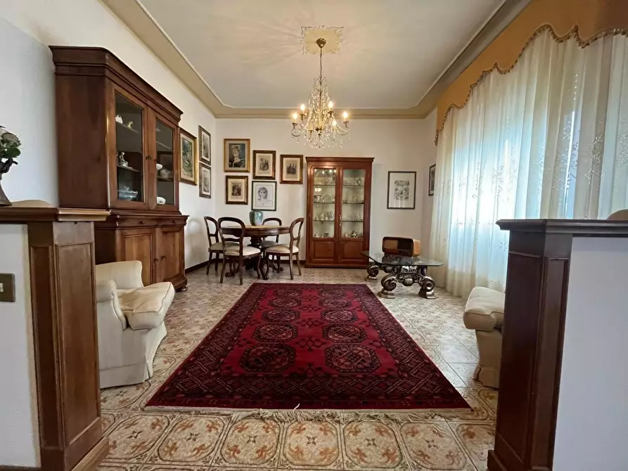Immagine 28 di Appartamento in vendita  a Lucca