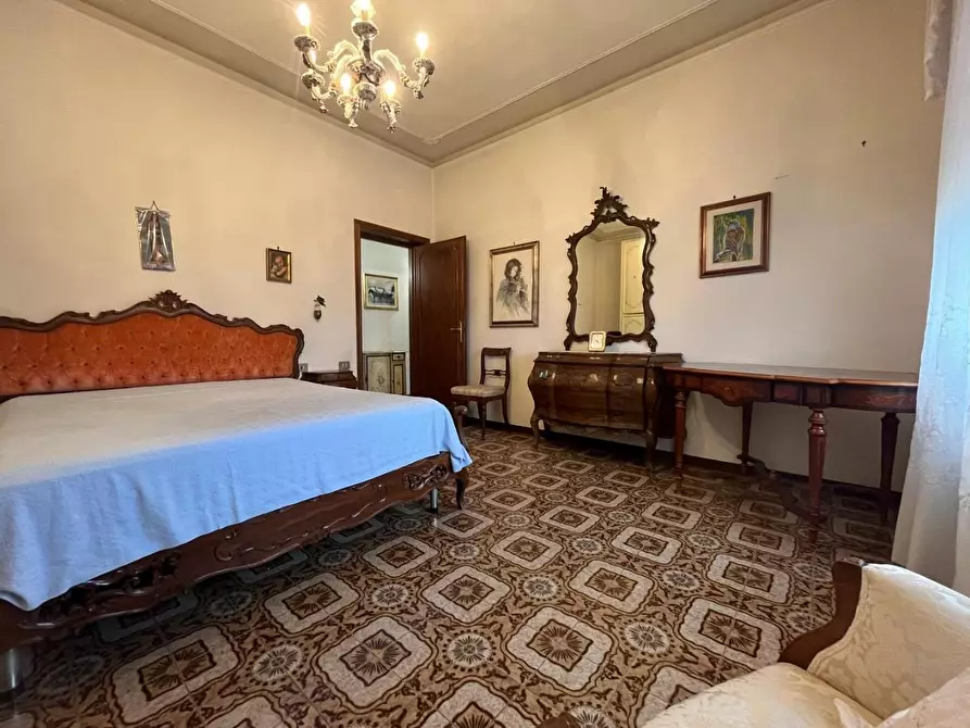 Immagine 53 di Appartamento in vendita  a Lucca