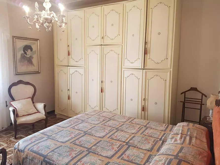 Immagine 8 di Appartamento in vendita  a Lucca